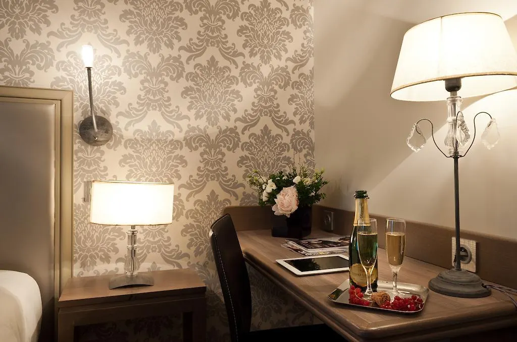 Hotel Monceau Wagram 4*
